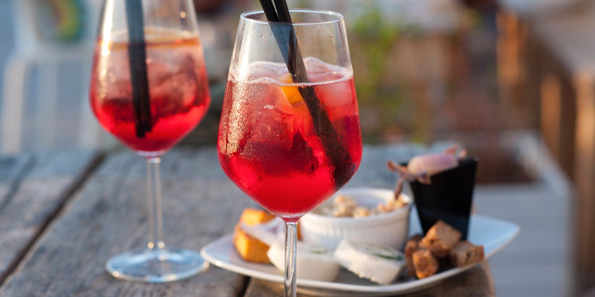 Venerdì 17 – Aperitivo in Società